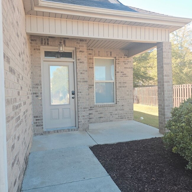 2004 Kensington Ct in Calera, AL - Building Photo - Building Photo