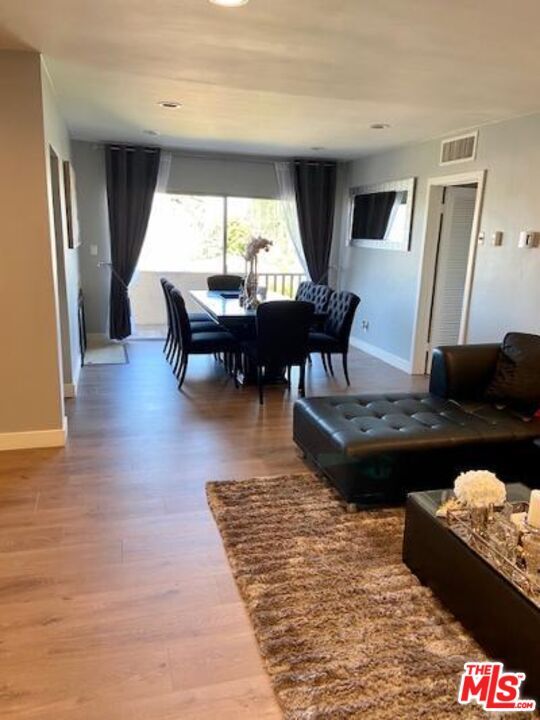 12955 Riverside Dr in Los Angeles, CA - Building Photo - Building Photo