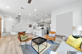 1524 Ojeman Rd in Houston, TX - Foto de edificio - Building Photo
