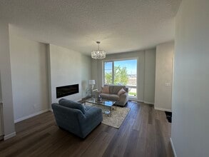 15105-15137 37 St SW in Calgary, AB - Building Photo - Building Photo