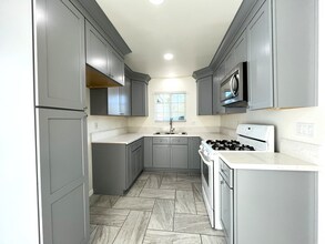 7593 Hyssop Dr in Rancho Cucamonga, CA - Building Photo - Building Photo