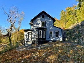 35 Mt Pleasant St in Derby, CT - Building Photo - Building Photo