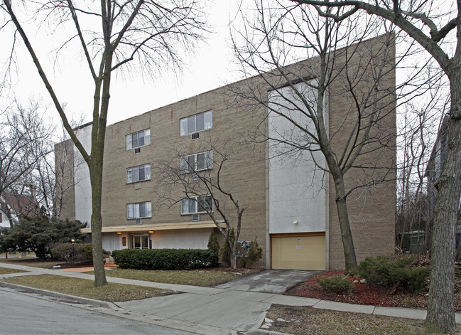 Webster Terrace I in Milwaukee, WI - Foto de edificio - Building Photo