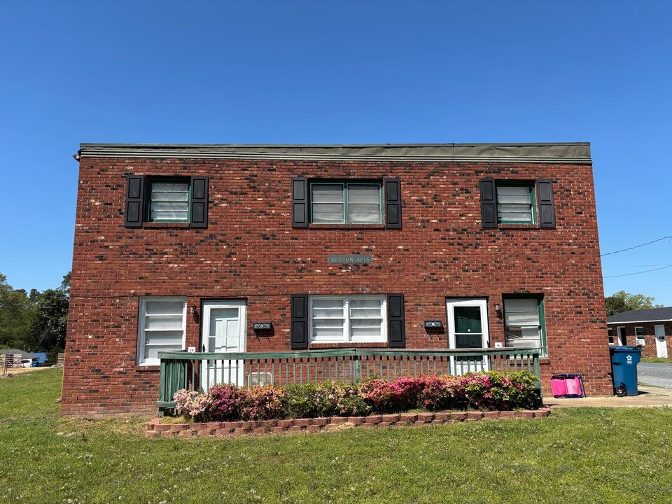 438 MAIN St in Troy, NC - Foto de edificio