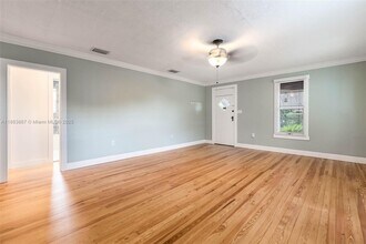 2967 SW 21st St in Miami, FL - Building Photo - Building Photo