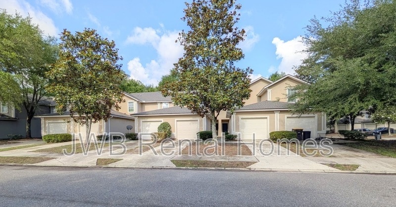 4706 Playpen Dr in Jacksonville, FL - Building Photo