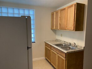 1824 Hendricks Ave in Jacksonville, FL - Foto de edificio - Building Photo