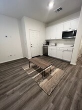 28458 Pinon Ct in Winchester, CA - Building Photo - Building Photo