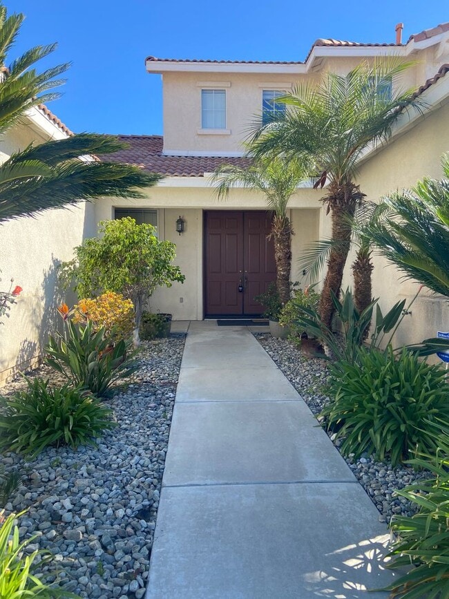 7669 Vista Rio Rd in Highland, CA - Building Photo - Building Photo