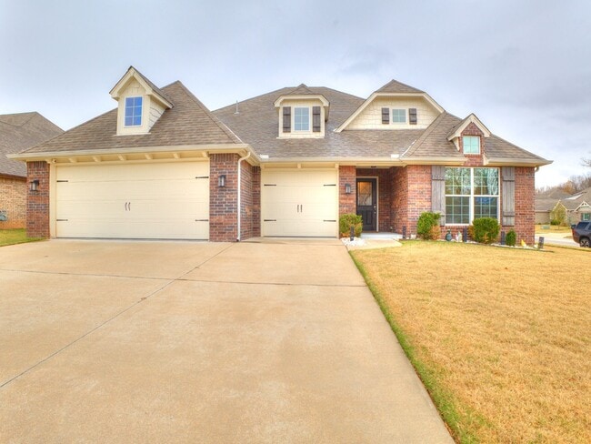 property at 2606 W Baton Rouge Pl