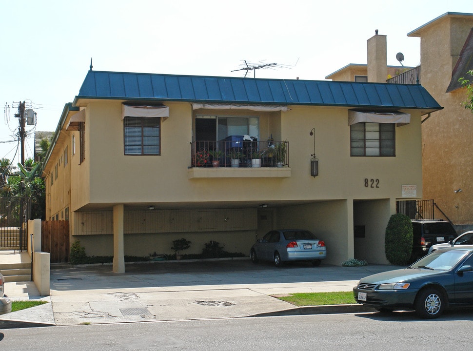 822 N Alfred St in West Hollywood, CA - Building Photo