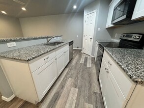 1107 N Englewood Ave in Lubbock, TX - Building Photo - Building Photo