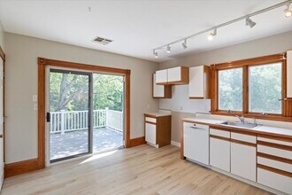 40 Whitehall St, Unit 2 in Dedham, MA - Building Photo - Building Photo