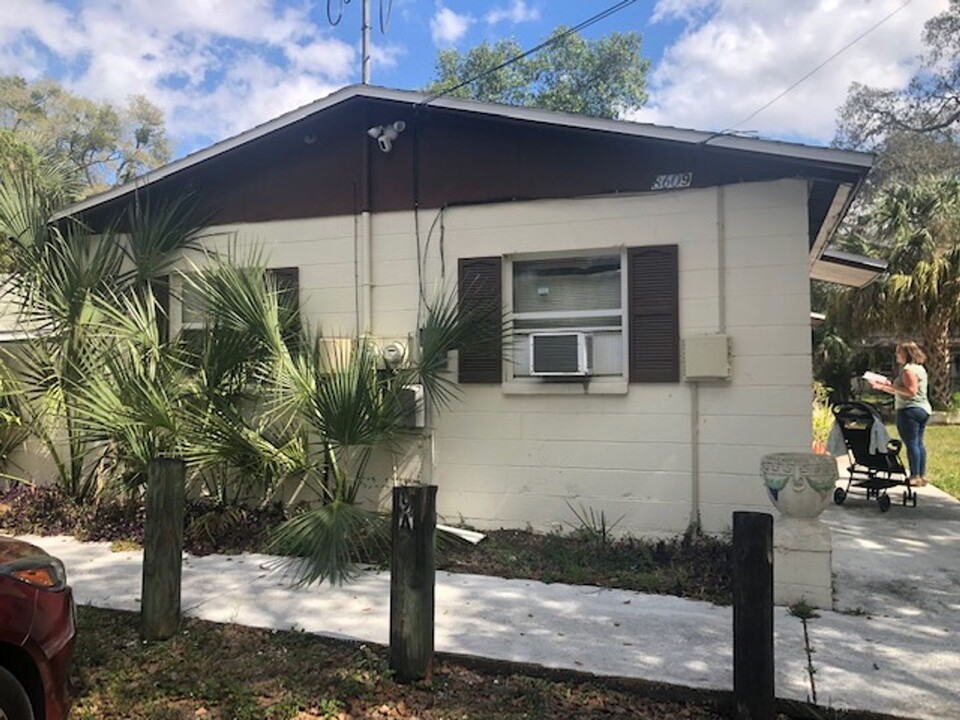 8609 N 10th St in Tampa, FL - Building Photo