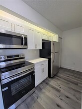 8600 SW 212th St in Cutler Bay, FL - Building Photo - Building Photo
