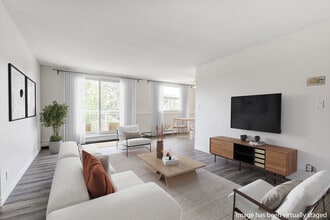 Perry Manor Apartments in Woodstock, ON - Building Photo - Building Photo