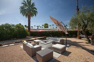 2007 E Andreas Rd in Palm Springs, CA - Building Photo - Building Photo