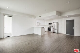 4114 Vantage Ave in Los Angeles, CA - Building Photo - Building Photo