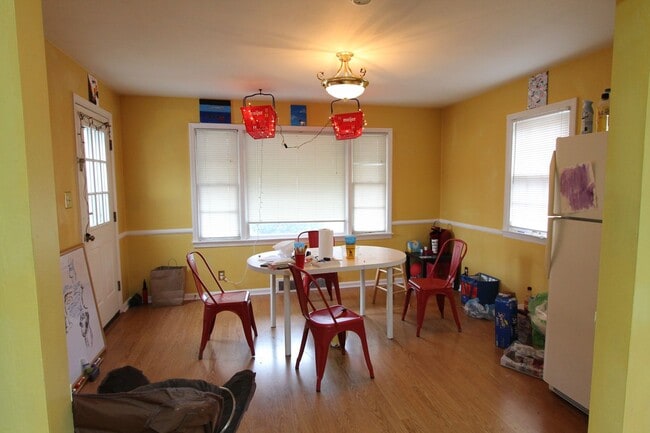 property at 2001 N Maplewood Ave