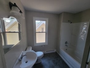 516 2nd Ave S in Clinton, IA - Building Photo - Building Photo