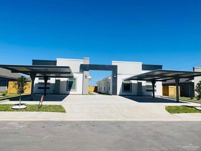 property at 1721 W Smt Dr