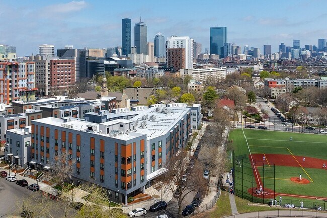 100 Cabot St in Boston, MA - Building Photo - Building Photo