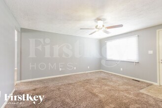 5501 Furnas Ct, Unit 2 in Indianapolis, IN - Building Photo - Building Photo