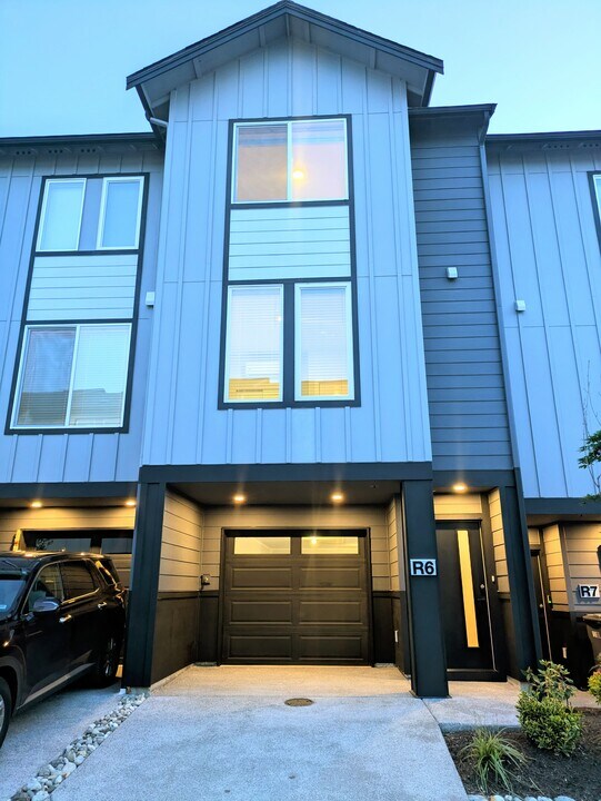 14707 87th Ave SE in Snohomish, WA - Building Photo