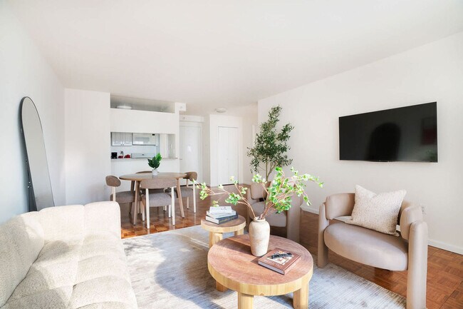 350 W 43rd St, Unit SI ID1471716P in New York, NY - Foto de edificio - Building Photo