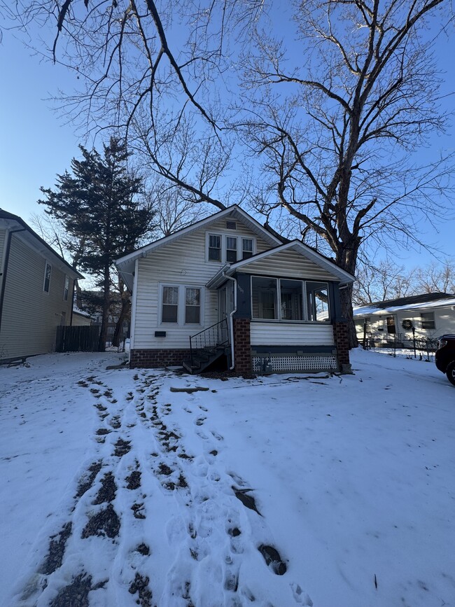 property at 1909 SW Lane St