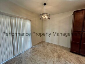 2410 Lebow Ct in Bakersfield, CA - Building Photo - Building Photo