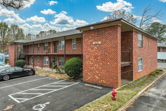 Forrest Cove in Memphis, TN - Foto de edificio - Building Photo