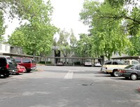 The Redwoods Apartamentos