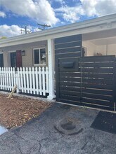 2002 NE 43rd St in Fort Lauderdale, FL - Building Photo - Building Photo