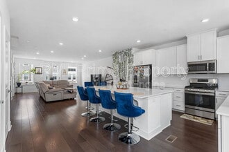 5 Coogan Ct in Morris Plains, NJ - Building Photo - Building Photo