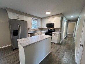 504 Overton Dr in Clarksville, TN - Building Photo - Building Photo