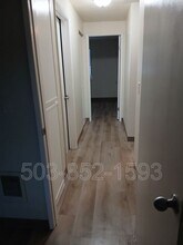 20125 SW Tualatin Valley Hwy in Beaverton, OR - Building Photo - Building Photo