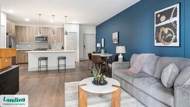 2323 E Highland Ave in Phoenix, AZ - Building Photo - Building Photo