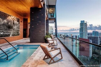 1451 Brickell Ave in Miami, FL - Building Photo - Building Photo