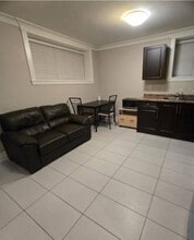 4827 Canada Way in Burnaby, BC - Building Photo - Building Photo