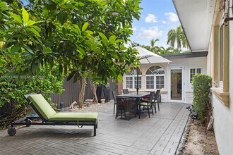 6921 Trouville Esplanade in Miami Beach, FL - Building Photo - Building Photo