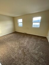 14 Pine Dr in Manchester, PA - Building Photo - Building Photo