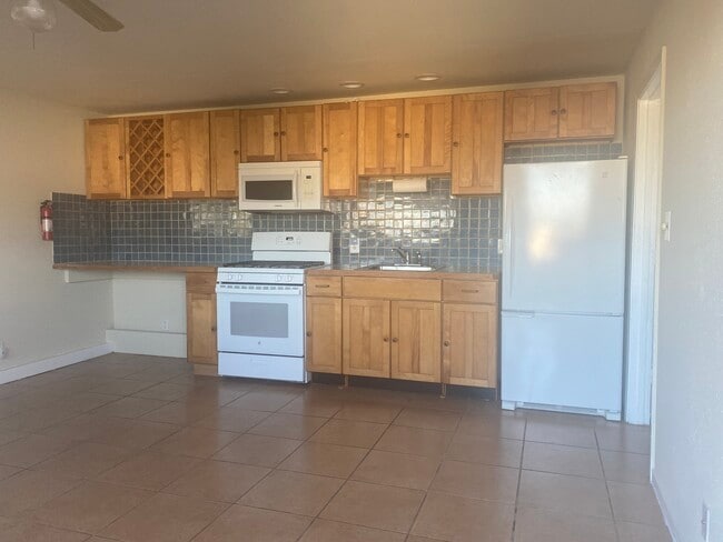 500 Hawthorne Ave, Unit B