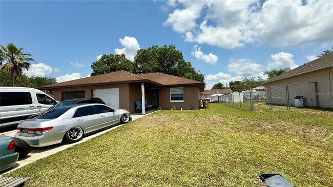686 Royalty Ct in Kissimmee, FL - Building Photo - Building Photo