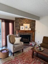 6941 Dublin Village Dr in Dublin, OH - Building Photo - Building Photo