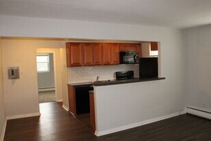 Rutledge Court in Rutledge, PA - Building Photo