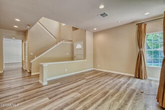 1044 Cherry Creek Cir in Westlake Village, CA - Building Photo - Building Photo