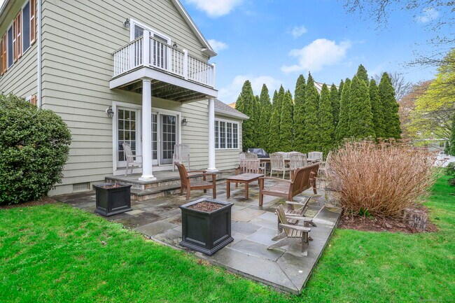 23 Garden City Rd in Darien, CT - Building Photo - Building Photo