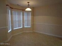 331 Richmond Dr photo'