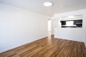 903 Doro Ln in Saginaw, MI - Foto de edificio - Building Photo